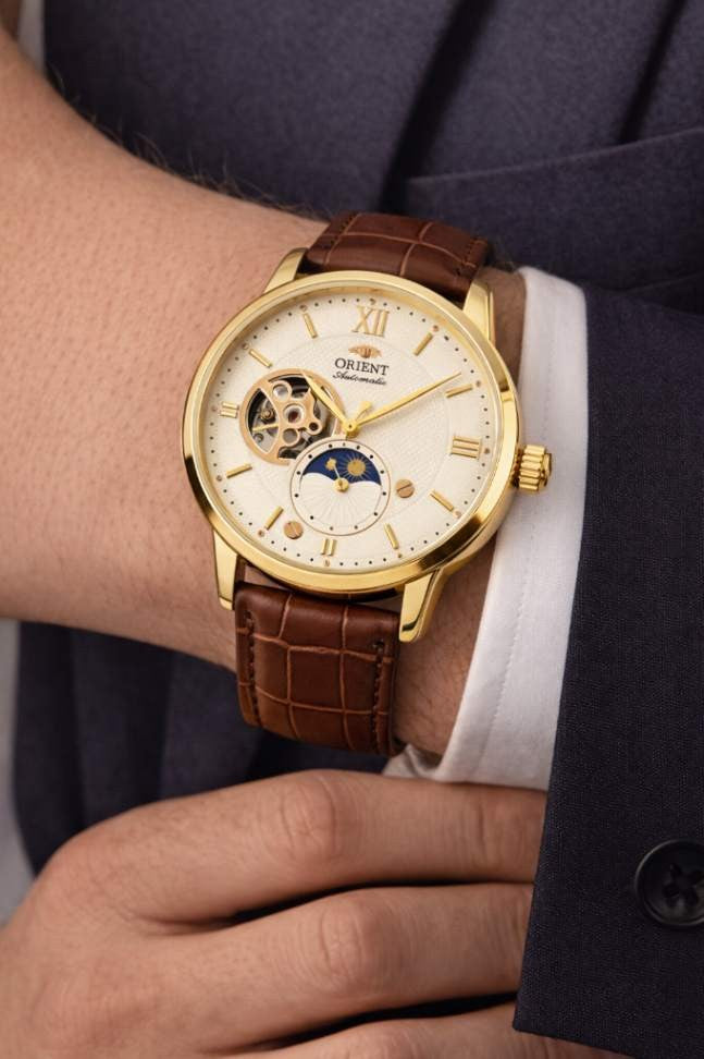 Classic Automatic Leather Watch – Gold & Ivory Edition