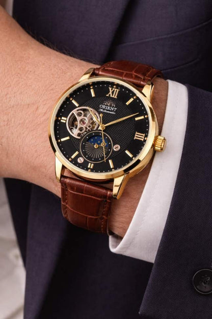 Classic Automatic Leather Watch – Gold & Ivory Edition